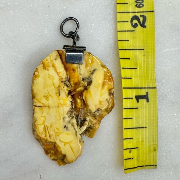 Natural Butterscotch Baltic Egg Yolk Unique Amber Pendant Necklace Jewelry - Picture 4 of 7